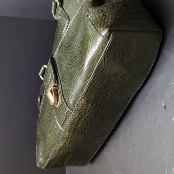 Liz Claiborne Large Dark Green Faux Croc Leather Shoulder Bag. - Picture 8 of 15
